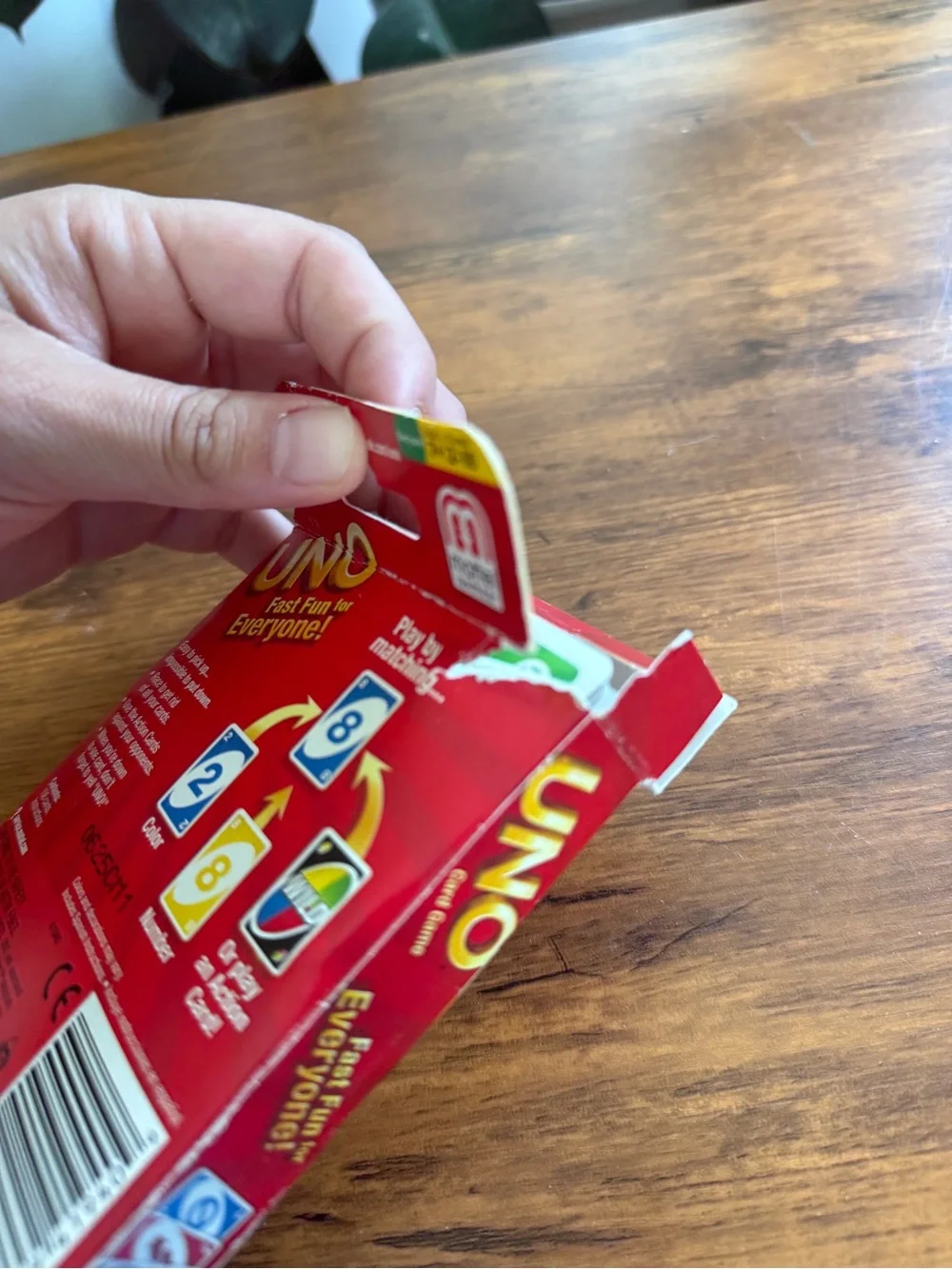 UNO Classic Card Game - Red